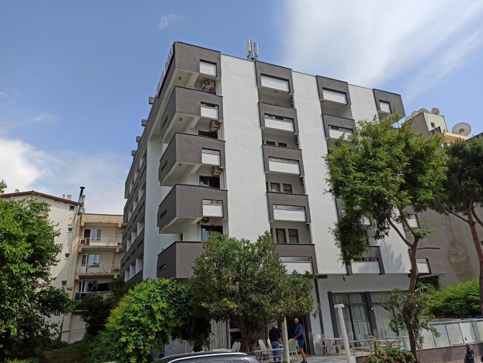 Dias מלון 2*